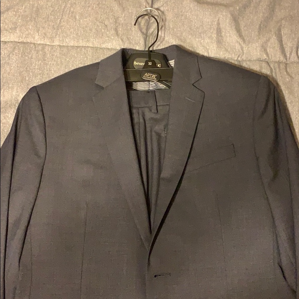Banana Republic Men’s Navy Blue Suit